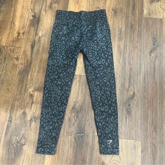 Gym Shark Women's Black Gray Animal Print Compression Leggings Size Medium - Picture 4 of 7